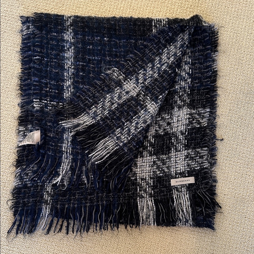 Burberry Navy & White Fringed Plaid scarf women’s or men’s